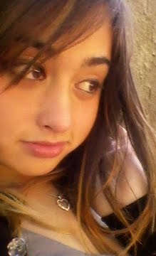 O problema é sabr q vc ama ela e qnd me tinha apenas m usou... hj eu ainda me pergnt ... qnd vc dizia q m amava sera q era verdade????? #VocFoiUmailusao!!