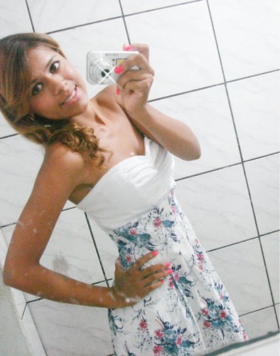 Quem tem coragem se aceita como é, o futuro é um labirinto pra quem não sabe o que quer, entãotente se levar pra uma outra dimensão mas não se esconda