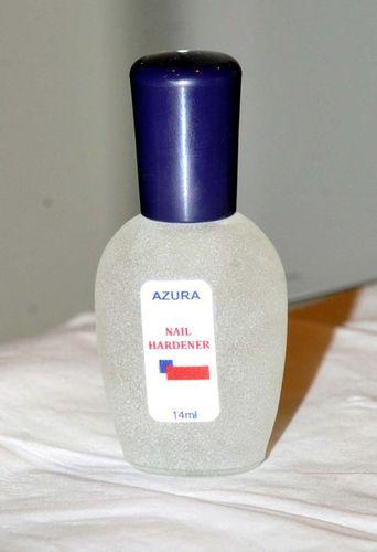 Make your nail strong with Azura Nails strength contact 99779566 اجعلي اظافرك قوية طويلة وجميلة مع مقوي ازورا للاظافر