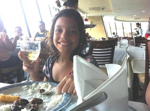 tenho 8 anos vascaina , tenho tres irmaos e mais 2 por parte de pai