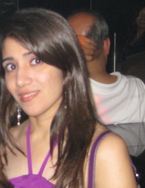 poojadaswani's profile picture. Smiles take you miles:)))