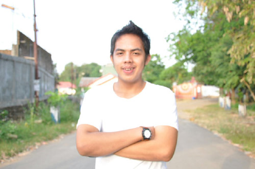 Saya tidak pernah menyesali apa yg terjadi skrg atau kedepannya karna  itu pilihanku :)