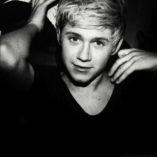 Hey guys! private twitter! My instagram: Nialler1993 or Official_niall