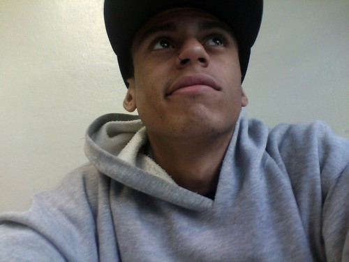 Paz :) Pamelaa s2' Muay thai, MMA, Workout, Academia, Rap, Dubstep, quase um caldeireiro kkk essa é a minha vida :))