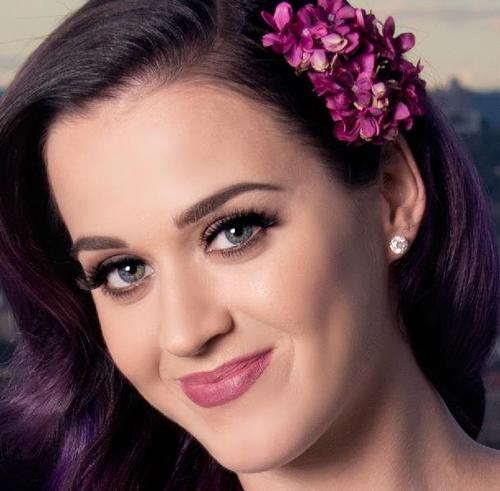I'm a KatyCat,Belieber & Directioner, Love them obvs and  to hard to describe my love for them in 160 characteres