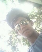 sou simplismente eu, quer mim conhecer segui ai!!!!!!!!vlw