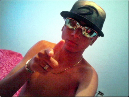 Um Simples Menor Sonhador (8
Irmão do @alex_basttos
ORKUT-
http://t.co/UbCkS1YXTj
