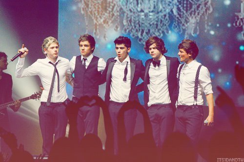I love @CodySimpson @Harry_Styles @NiallOfficial @Real_Liam_Payne @Louis_Tomlinson @zaynmalik ♥