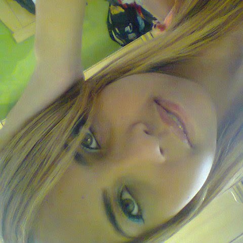 Chata,CIUMENTA,irritante,doida,OTIMISTA,Paaiaça xP, Loira, ,conselheira  ,sagitariana,corinthiana,Danada&&Safadinha 66'  , me seguee?* bbê do @Re_Henriquee* .
