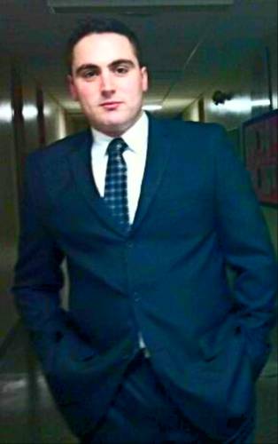 913JG's profile picture. Figured yelling at the TV wasn't really working. So I am here to air my grievances to all of my followers who can't put their phones down, even at the urinal.