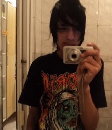 hum sou mt preguiçoso , curto uns rock,tento andar de skate,odeio beterraba,e mt outras coisas e amo mt minha namorada num trocaria ela por nada deste mundo *-*