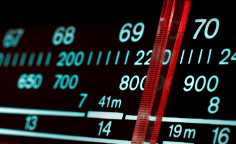 La radio es el primer gran amor, el que no se olvida, el que siempre esta jugando en la mente y en el alma a través de los tiempos.   JORGE CACHO FONTANA