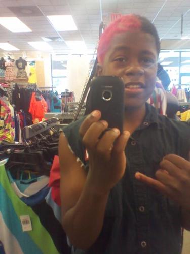 Since I'm here I'ma do this BIO . This is his Second Life (: y'all probably know Me . But if not go follow me @HoesEnvy_Neek ! Nothing but the REALEST tweets .