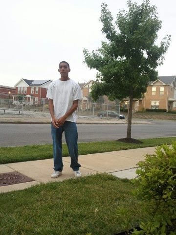 im smart,funny,cool,loving,caring,great to be around,im always on my grind,follow me & I'll follow back.