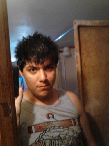 hey names javier u can call me javi.im 19 yrs old and im one of those rocker dudes.ive been playing guitar for about 3 years. mostly acoustic nd Suns fan