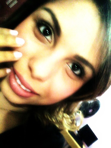 ••- O destino escolhe quem vamos encontrar na vida,
as atitudes definem quem Fica...