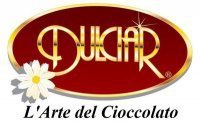 Siamo un'azienda a conduzione familiare che produce cioccolato dal 1977 in Puglia. 
Gestiamo anche il blog Parlando di Cioccolato