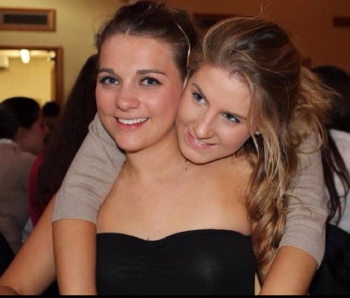 danicroson's profile picture. 