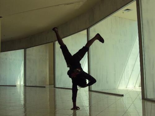 HALO friend! This is my twitter @ yogha_destroyer, My hobbies swimming, playing soccer, and cycling I am 14 years old, so many of my bio .. Follow me yaww ?? :D