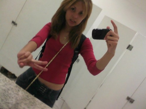 Sou a Loiirinhaa quee tee encantaa .. *--* Segueem que sigoo de voltaa.. ∞