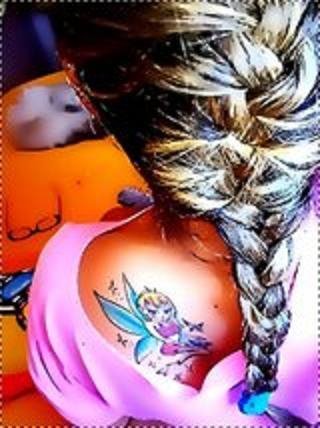 sou uma meniina muito siincera e muito realista. add meoo twitter eu voou te agradeçer muiitoo!!!! 3