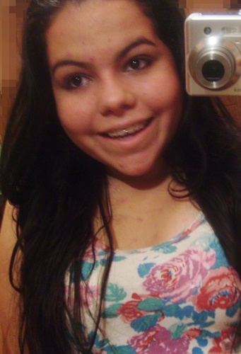 Senhor, livra-me de tudo que não suporta meu sorriso, minha risada alta, minha gentileza, meu amor nos olhos, meu coração gigante, minha esperança !