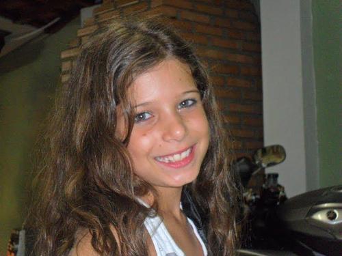 Não ligo que me olhem da cabeça aos pés..porque nunca farão minha cabeça e nunca chegarão aos meus pés...