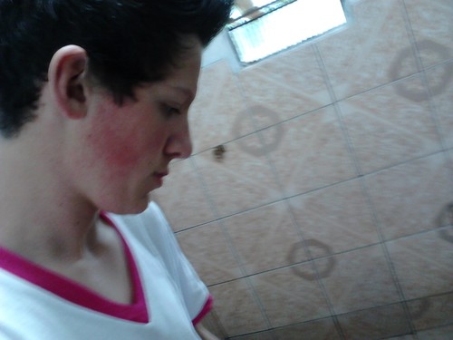 Ninguém é tão feio como na identidade, bonito como no Orkut, feliz como no Facebook, simpático como no Twitter e ocupado como no MSN. #fato