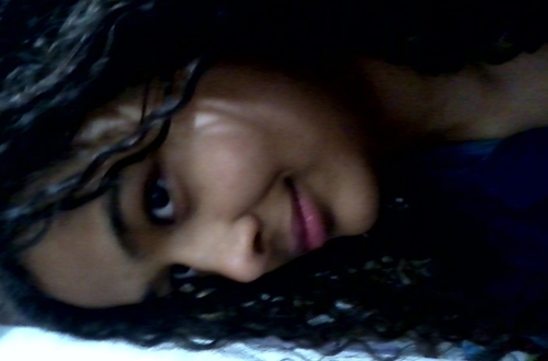 uma pessoa desprovida de cérebro (: