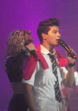 Minha vida se descreve em vocês,é inesplicavél meu amor por vocês @Aguiarthur & @Lua_Blanco ♥