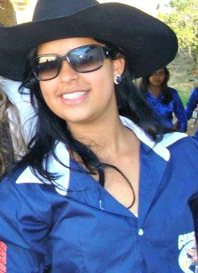 - Não me julgue, você sabe meu nome não minha historia. !