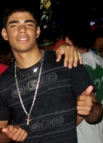 Muittos ve oqqe eu ttenho , poucos ve oQ. eu ffaço ♪♫