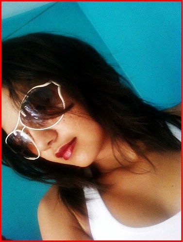 Dizem q a vida é pra quem sabe viver.Mas ninguem nasce pronto.A vida é pra quem e corajoso o suficiente para arriscar e humilde o bastante para aprender.