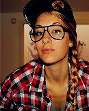 • 'Biografia {?}
Fala sério! Como vou resumir minha
vida aki no twitter?
;P