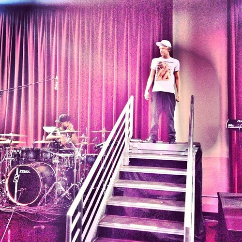 I am here to just spread the love and help the fanbase stay strong. All of the tweets are from me! xo @codysimpson is the mate (;