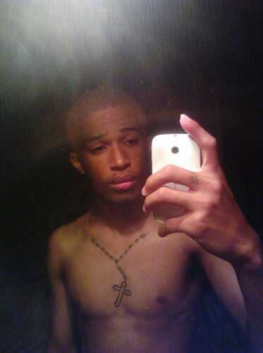 i LOVE r&b music someone who can hold a tone. but MOSTLY RAP. i love a gud BEAT to jam to. #TeamFollowBack fav rapper Kid_ink