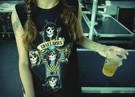 I am a big fan of rock 'n' roll !! oh yeah ;D 
asks me to follow you and I will follow you! (; xx
