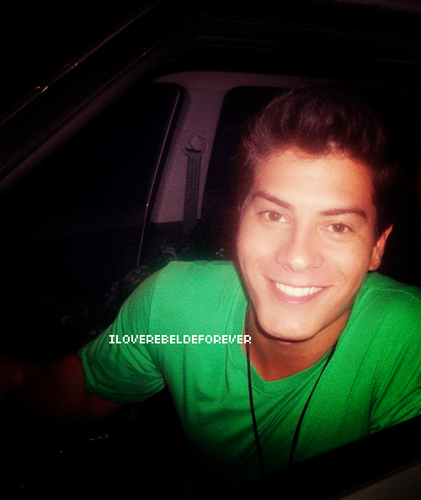 As estrelas perto de ti perdem o brilho.. -- @aguiarthur Um sonho que vai ser realizado *--------* 3