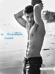 I was told  to stay away from Bella I thought I couldn't It hurt when she chose him but then everything changed when My imprint @xRenesmeeCullen Came along. 18+