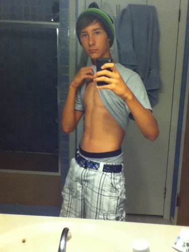 BrendonKlein's profile picture. loving young life,follow me and il follow back.. kik:brendonklein