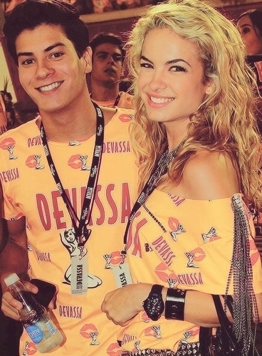 Robernática sz ' , hoho *-* . Eu te amo Lua Maria Blanco *& .