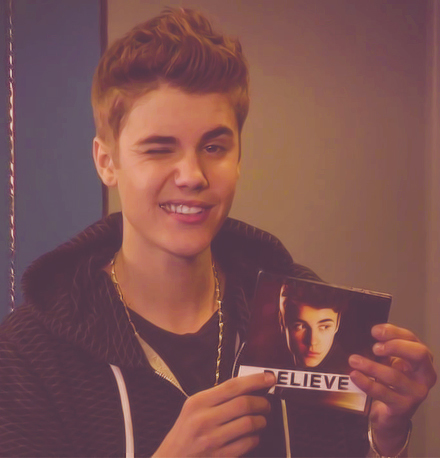 NEVER, EVER, EVER, EVER LET A STRAW(BIEBER)RY HITS THE FLOOR Produced since: O6/O6/1O. Eaten by @justinbieber on: Error 404 Date Is Not Found