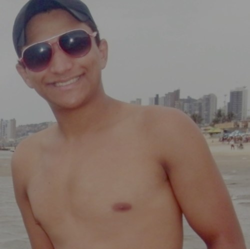 Canceriano de 19 anos , solteiro , ciumento , são paulino aos poucos a vida vai me mostrando, por quem eu devo lutar e de quem eu devo desistir.   Natal/Rn