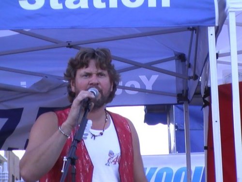 Tammo is into music, living and loving.