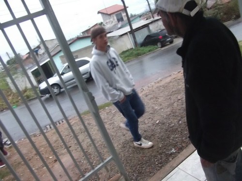 segue ae meu outro twitter @dane_sk8 vlw