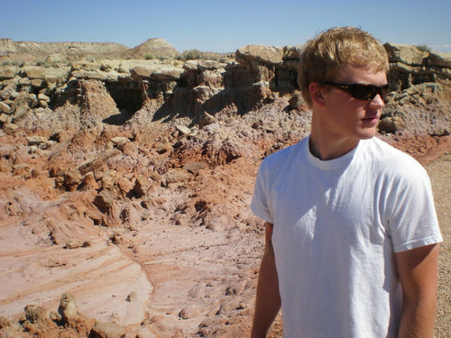 A 25 year old, cash obsessed entrepreneur, with a goal to be a millionaire by the time i'm 30. My only tool, the laptop.