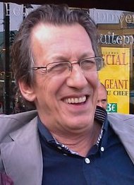 libraire-conseil (j'y tiens!), débatteur, citoyen du monde bien ancré dans Ixelles.