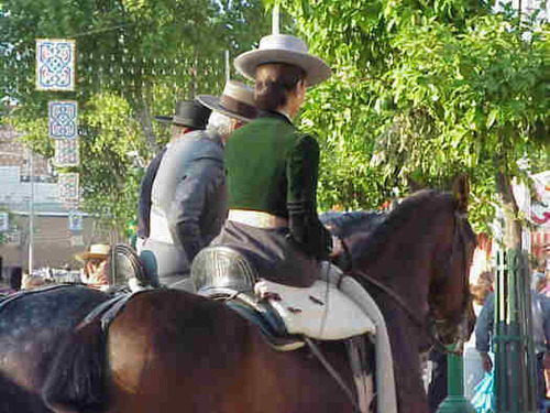 TrianeraRocio's profile picture. Que la vida va enserio, uno lo empieza a comprender más tarde, como todos los jóvenes, yo vine a llevarme la vida por delante.