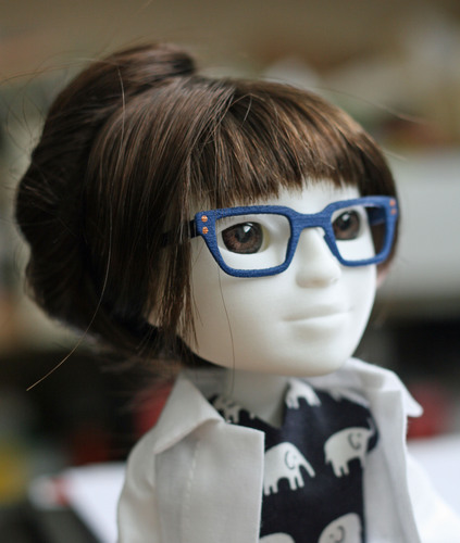 ProfPlink's profile picture. Professor of Makie Studies, Welsh institute of Makie Technology. Fond of pink DMs, coffee, capes, googly eyes and science. @duckiemonster is my human.