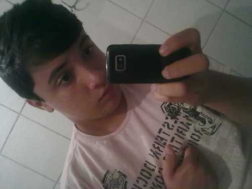 idiota, chato, retardado, doente mental. u-u